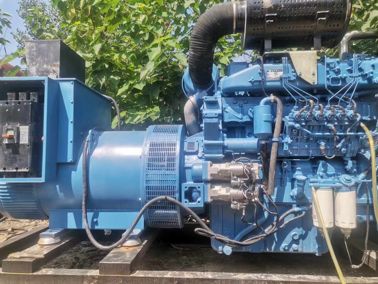明光详细说明降低 800kW 柴油发电机输出电流波动的方法