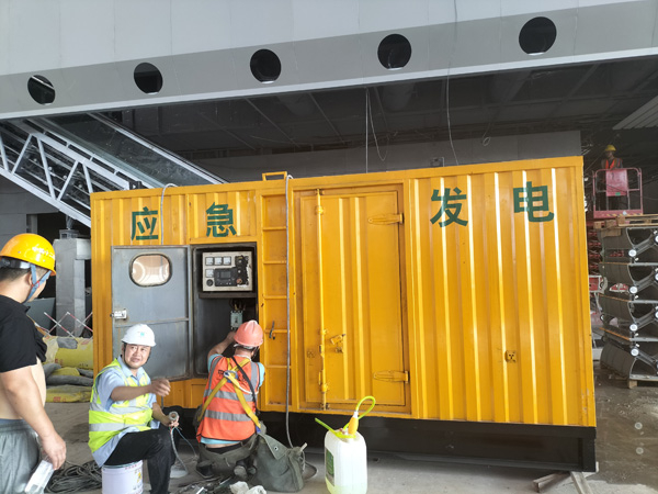 明光怎样判断空气滤清器是否需要更换？